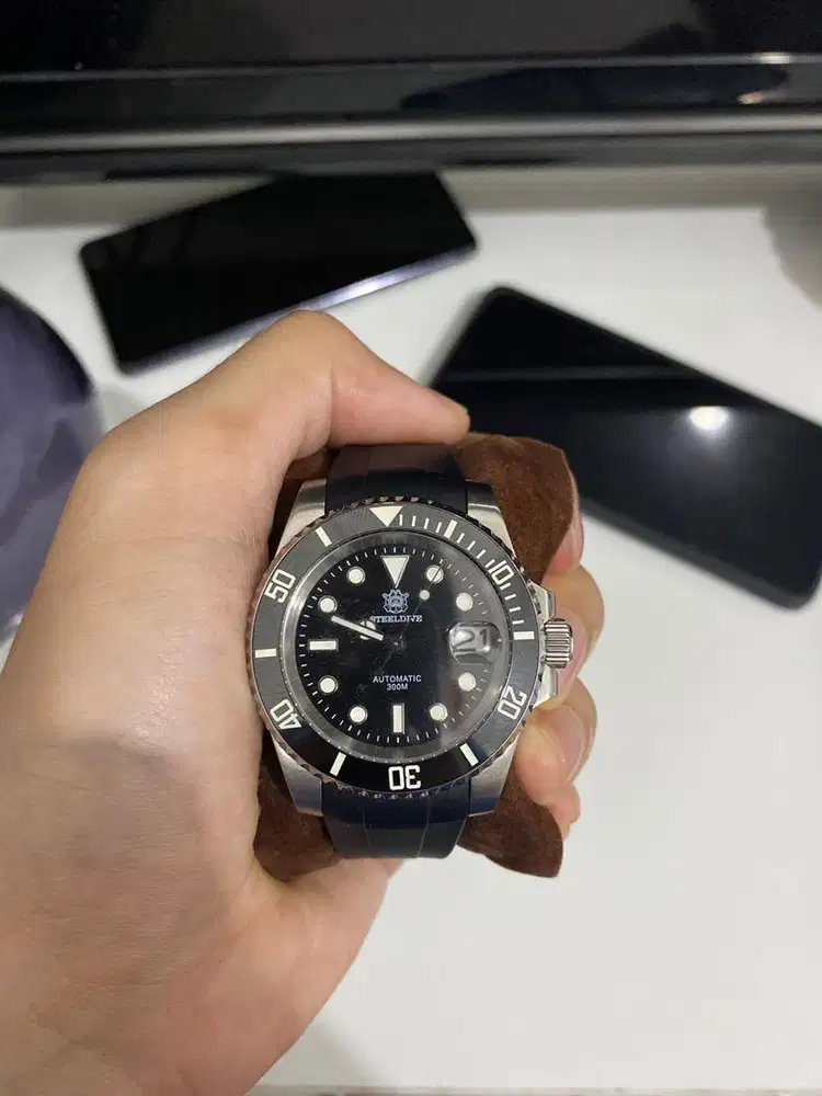 Steel dive submariner homage