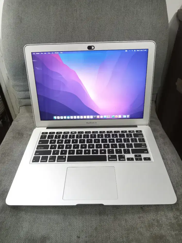 Dibeli tinggi macbook laptop notebook pc second