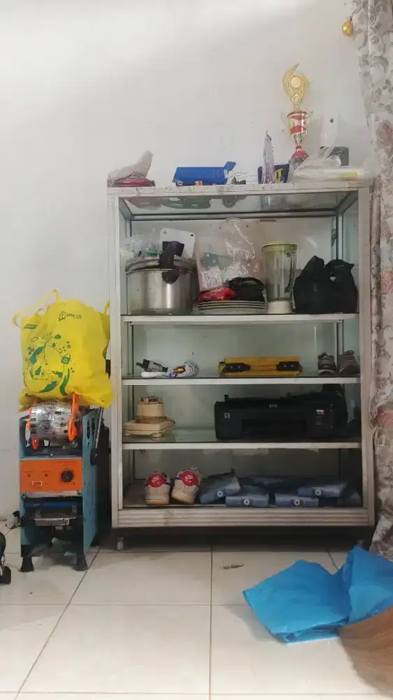 Dijual etalase dan mesin press cup
