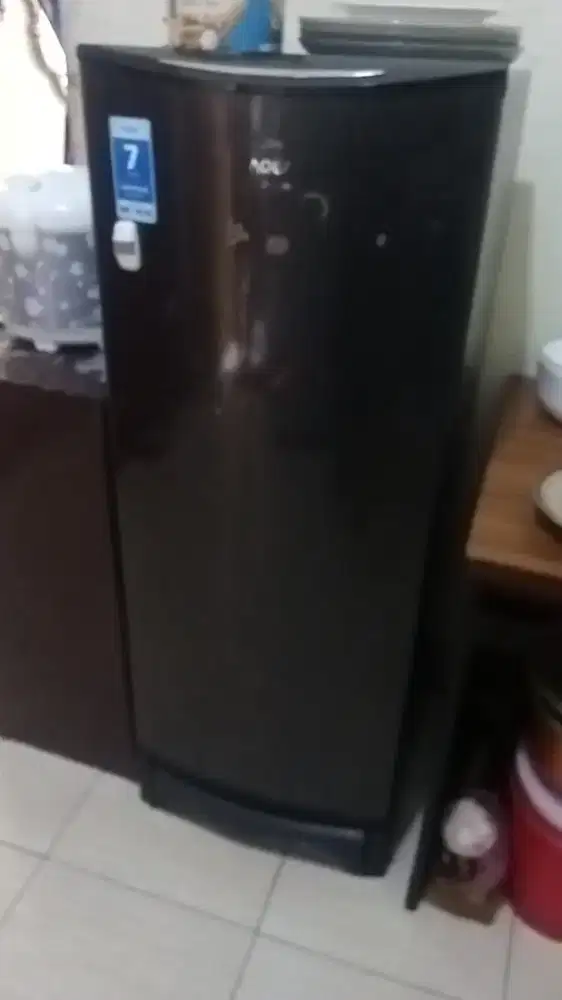 Djual kulkas mrek akua normal