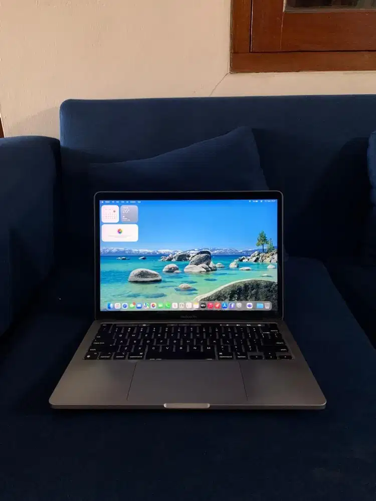 MacBook Pro 2020 M1 13 inch 8/256