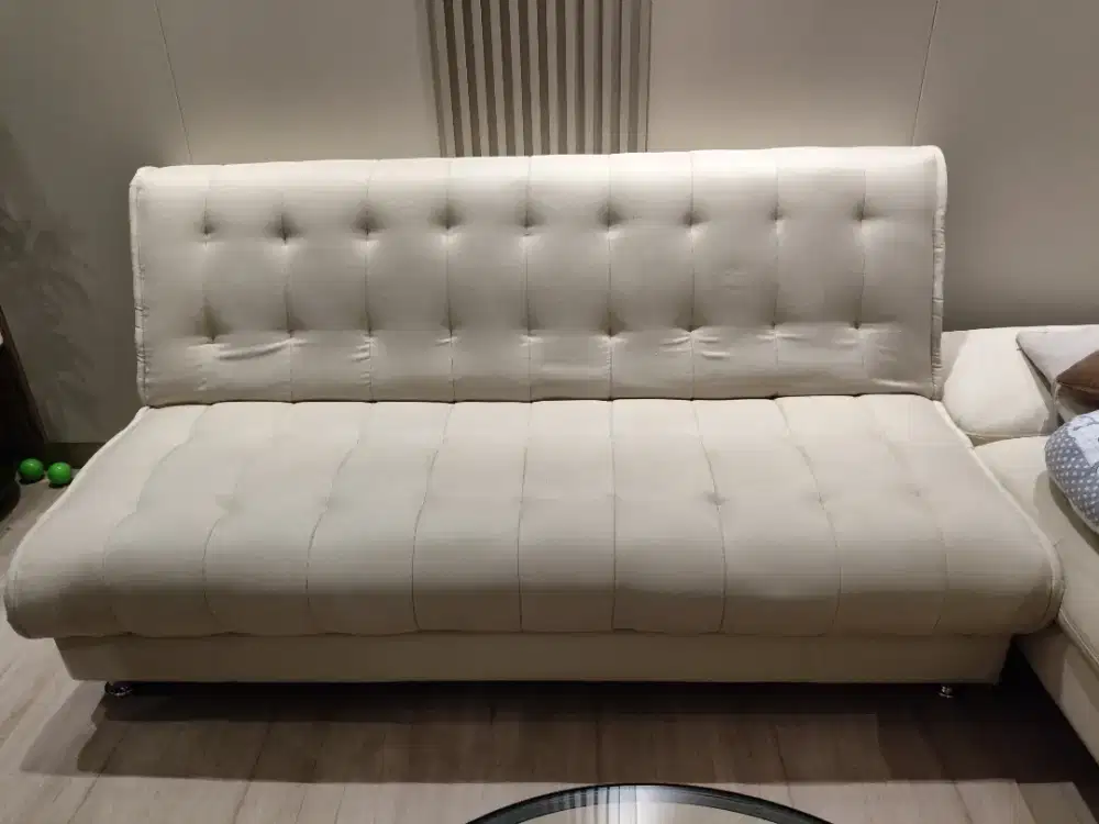 Sofa bed minimalis masih seperti baru