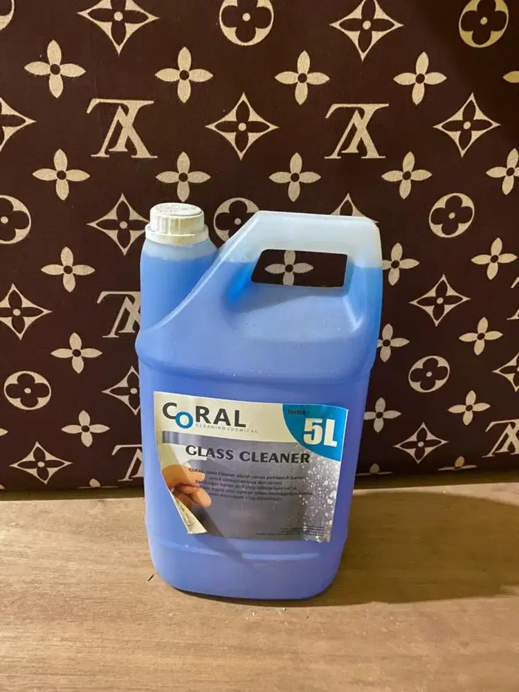 Glass cleaner cairan