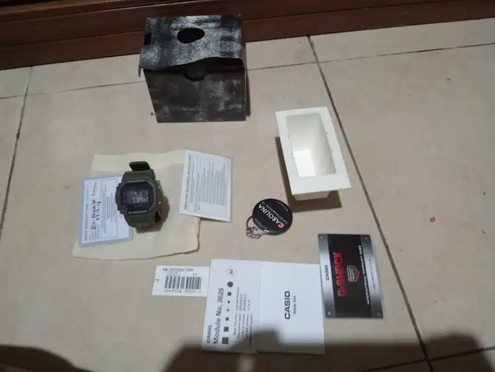 Jual jam gshock DW 5610 uu like new mulus fullset hrga nego tipis