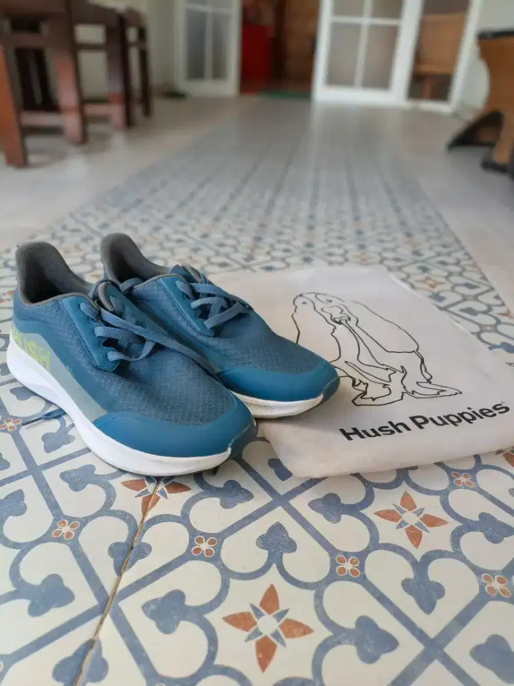 Sepatu hush puppies size 44