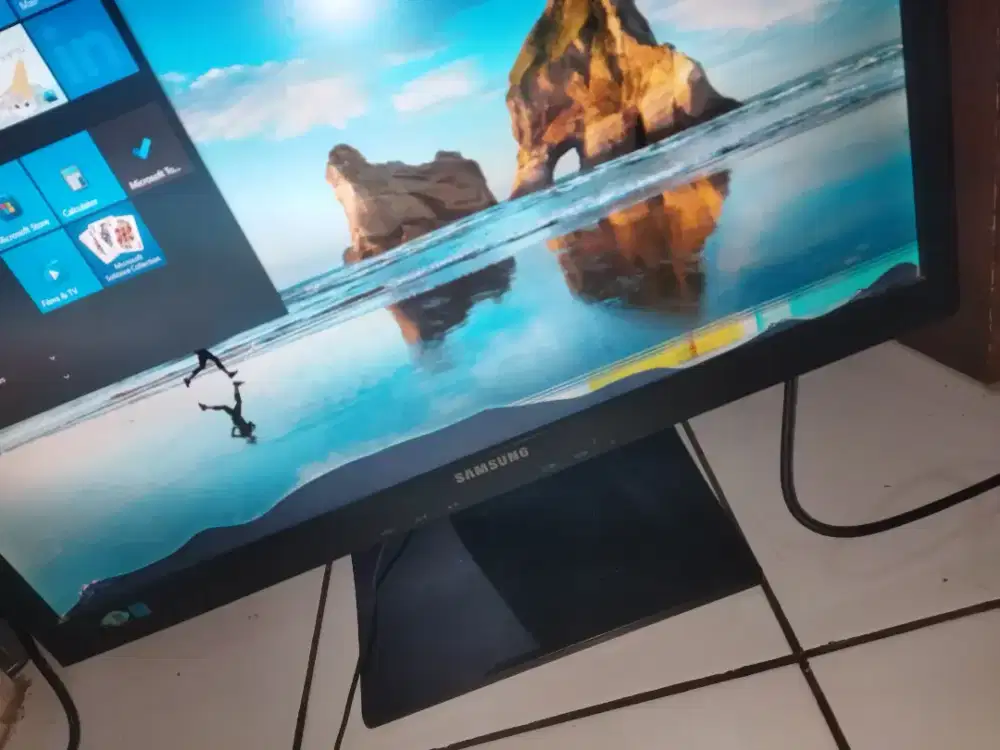 monitor samsung 22 inch  S22E450 minus