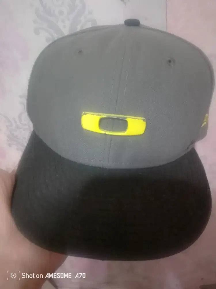 topi oaklay x new era