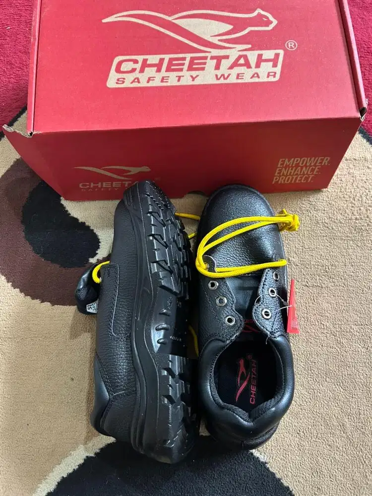 Sepatu Safety Cheetah Hitam Size 42 – Baru