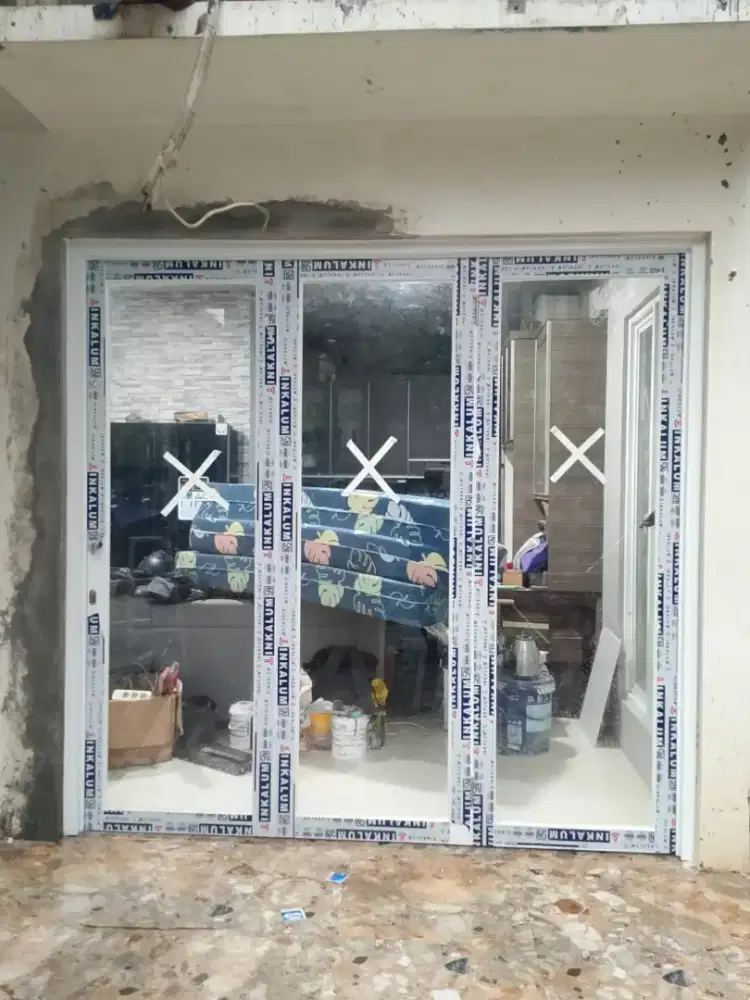 Kusen,pintu lipat aluminium