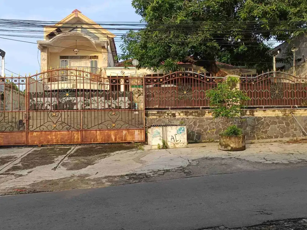 Rumah 2 Lt di Jl Rogojembangan Raya Tandang Tembalang dekat ke Jalan Kedungmundu