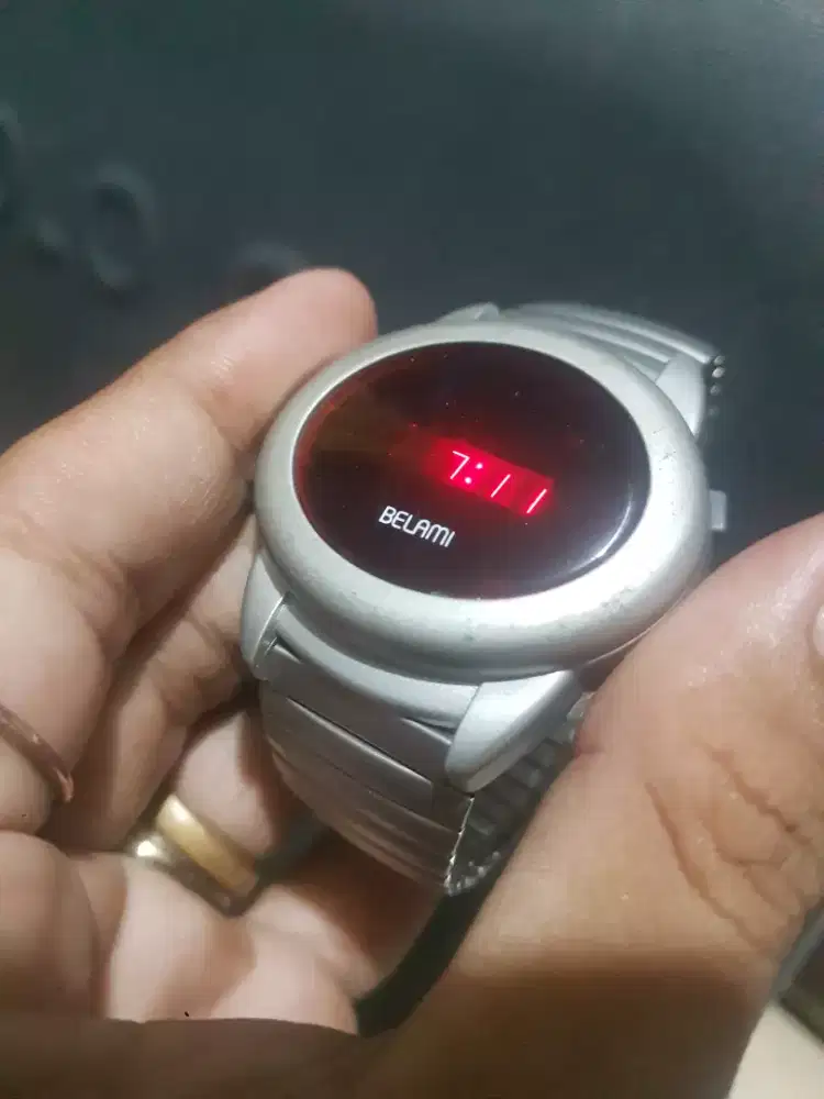 jam robot belami vintage