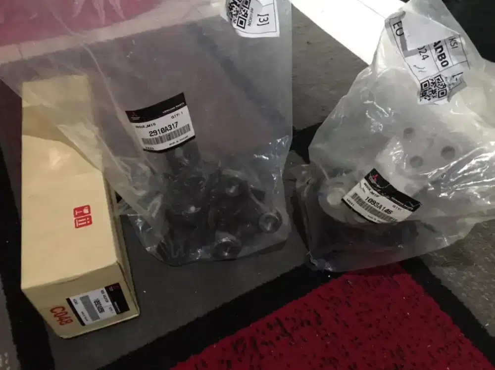 Set Engine Mounting Mitsubishi Mirage