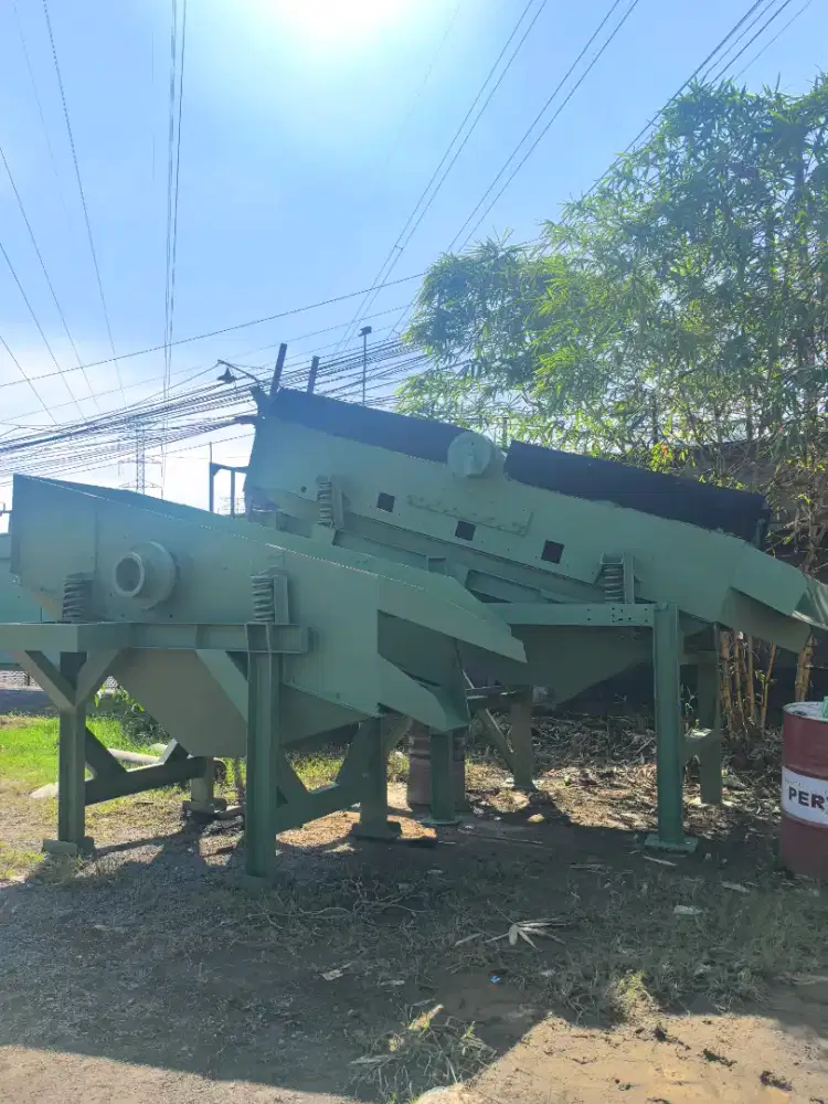 Vibrating Screen Ayakan Sirtu Pasir Batu Built Up Paving Crusher Bata