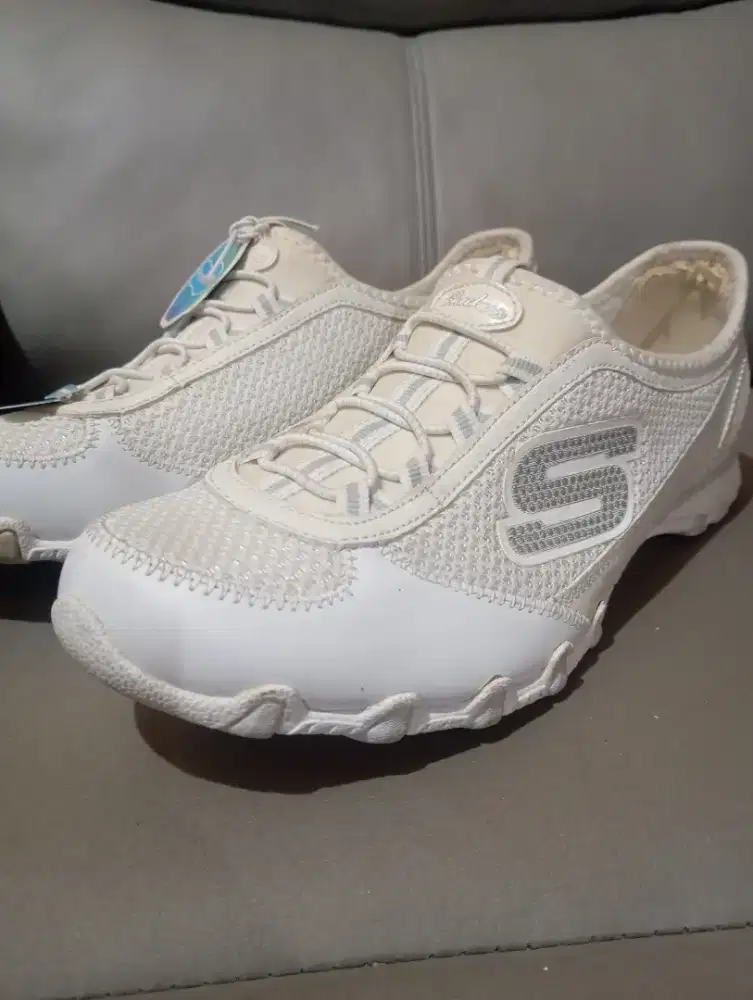Sepatu skechers slipon original