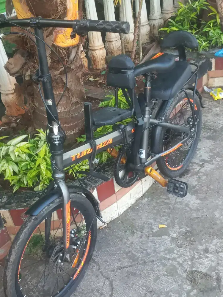 Sepeda lipet merk TURANZA bobel cakram seperti baru jarang pakai