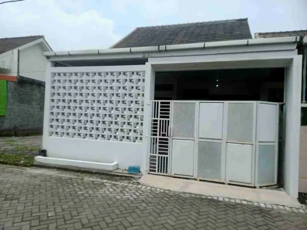 Rumah sewa dekat Al-Azhar SoloBaru