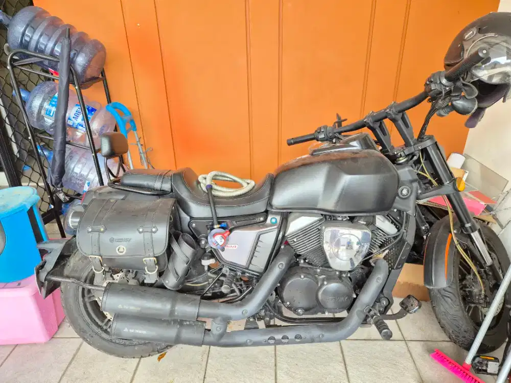 Motor Keeway 250fi
