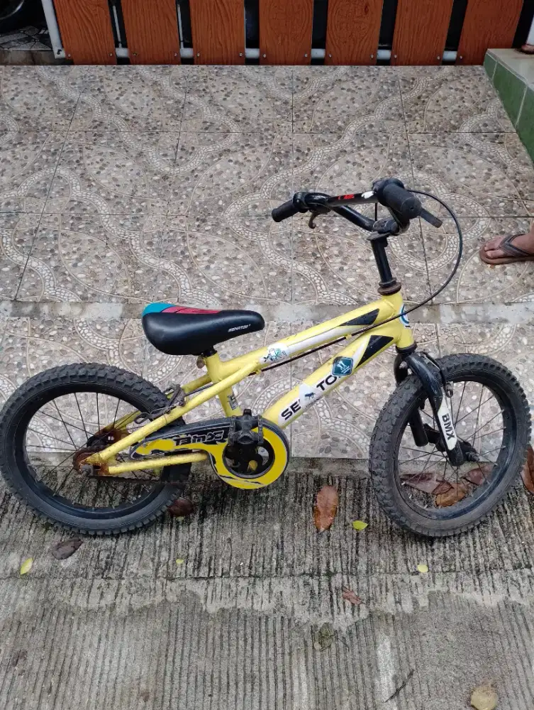 Sepeda BMX Senator UK 16