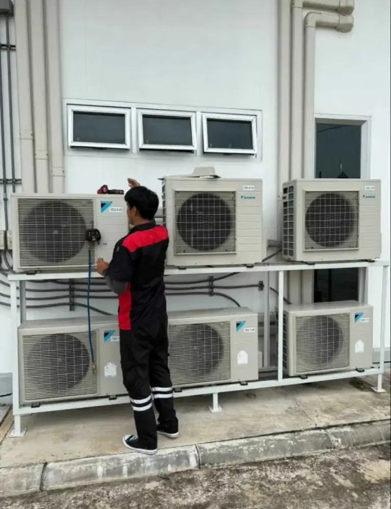 Service AC bongkar pasang AC cuci AC service kulkas DLL BERGARANSI