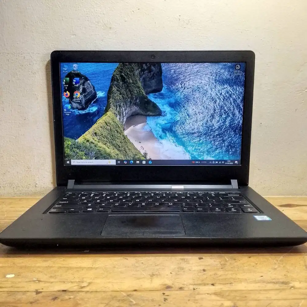 Lenovo core i3-6100U Ram 4 GB SSD 128 GB + HDD 1 TB Dual VGA