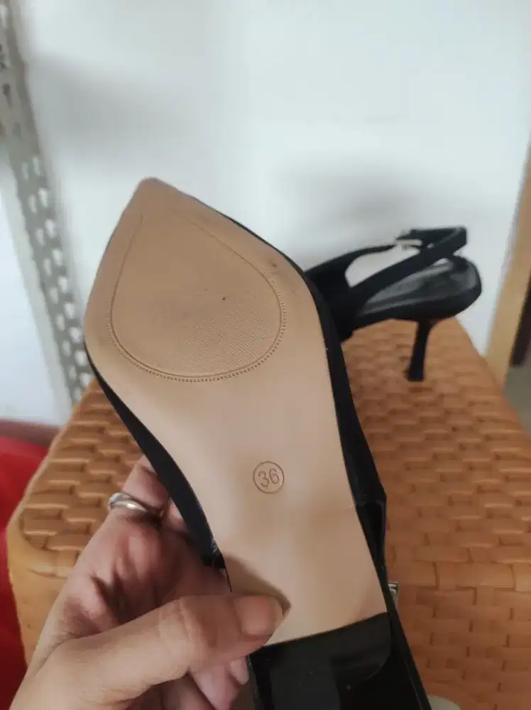 Dijual cepet heels warna hitam