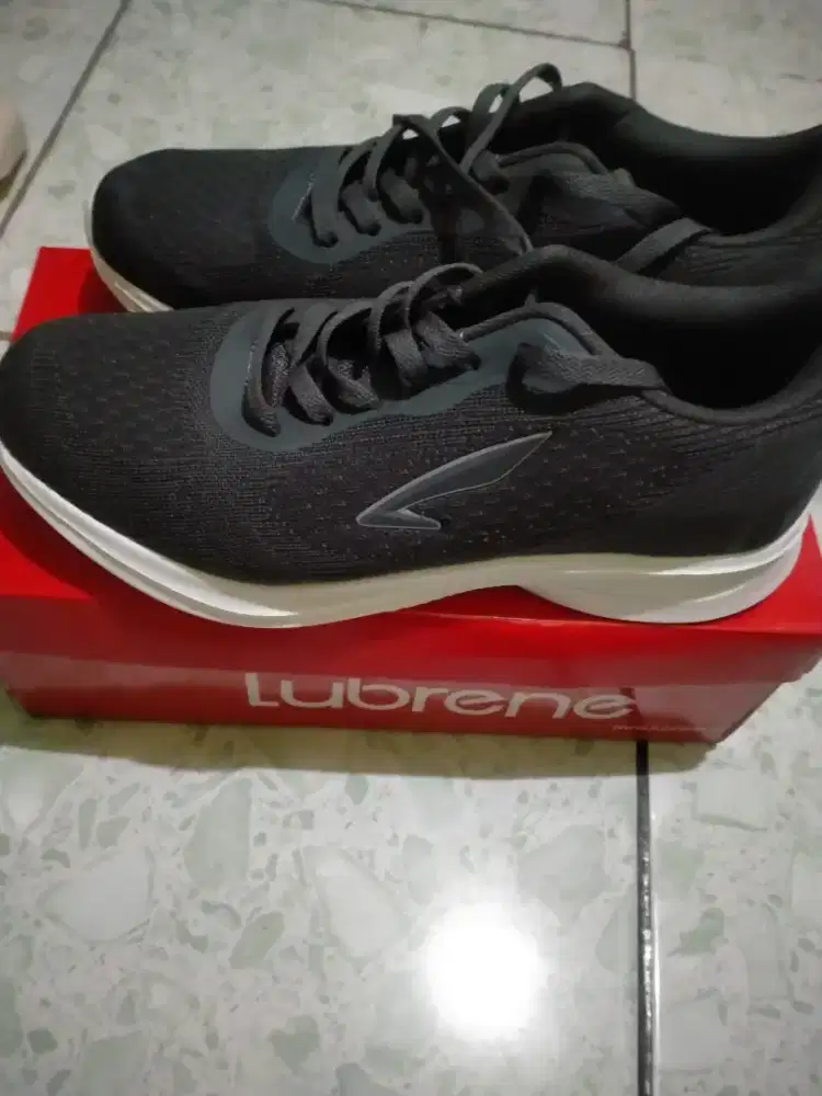 Merk LUBRENE ukuran 42.jual cepat