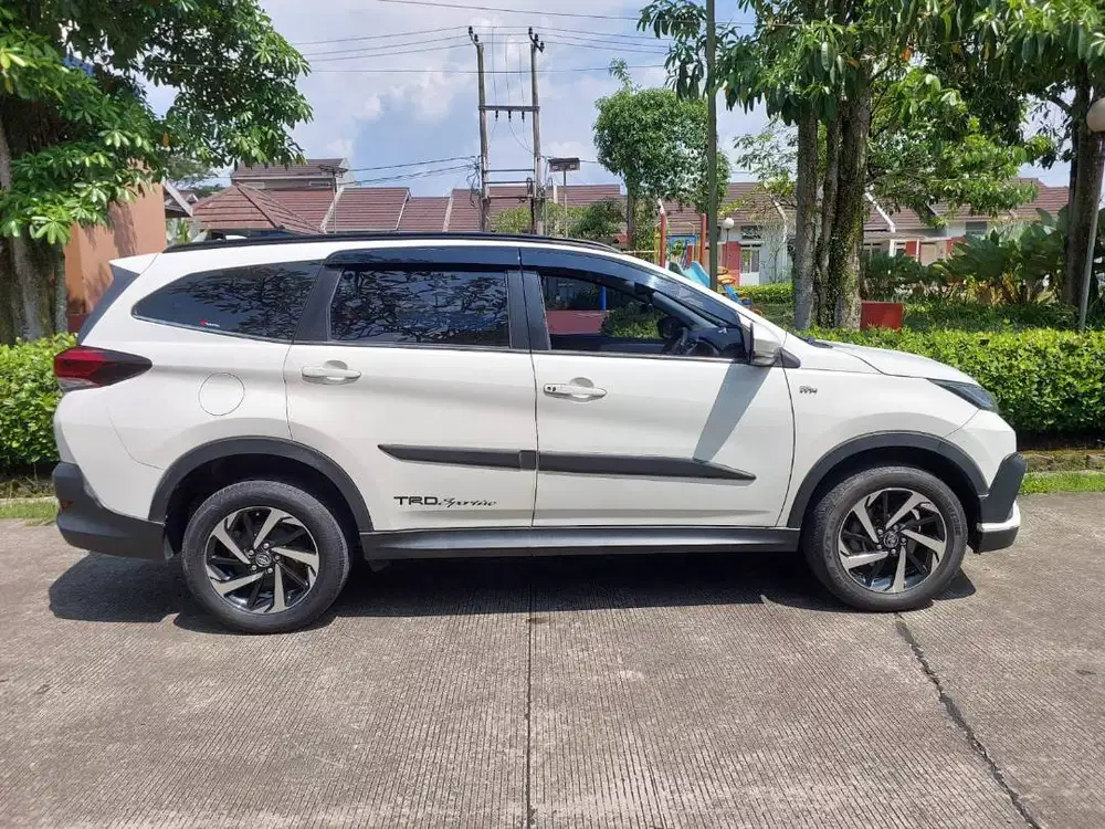 Toyota Rush 2018 Putih – Terawat, Siap Pakai, Baru Servis!