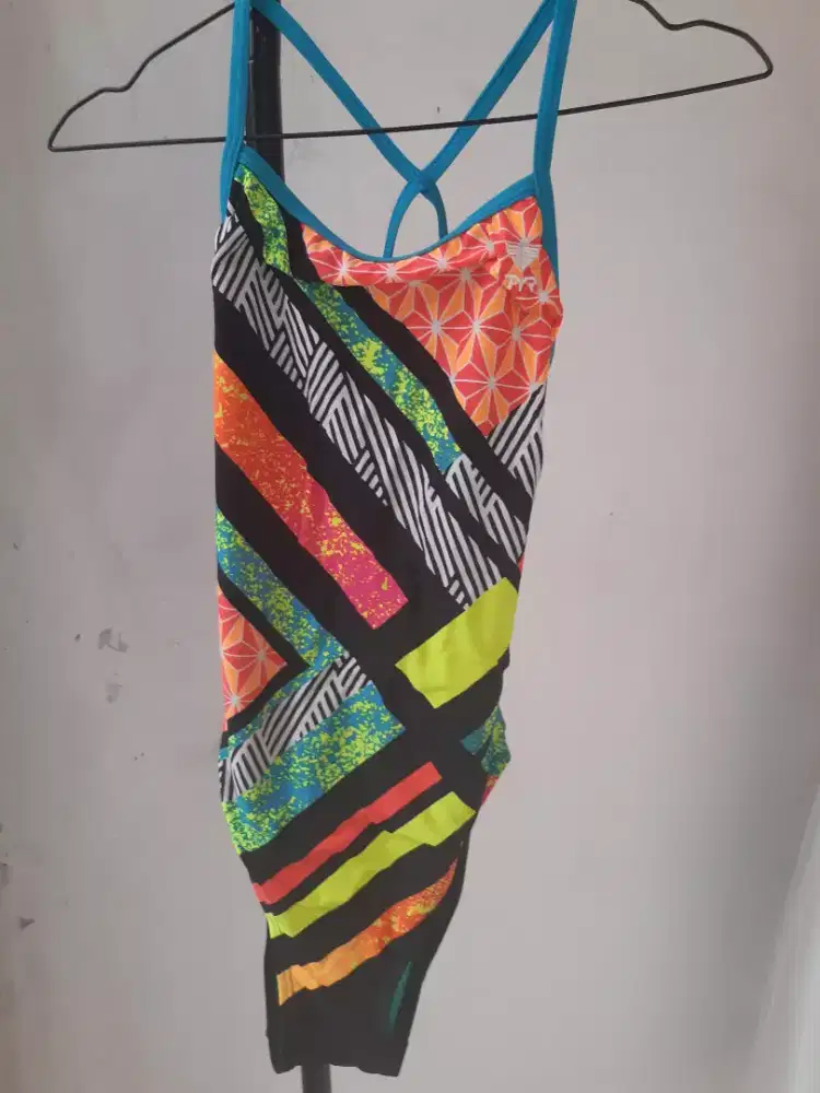 Baju renang perempuan