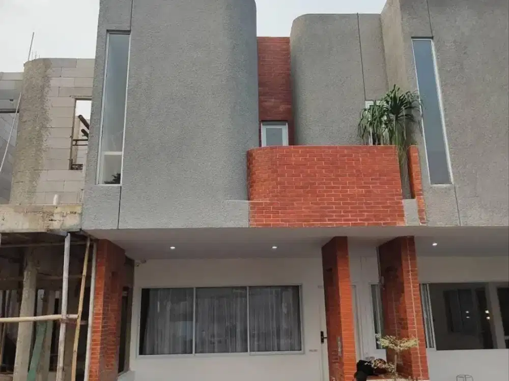 Rumah 2 lantai  Siap Huni dekat MRT lebak bulus
