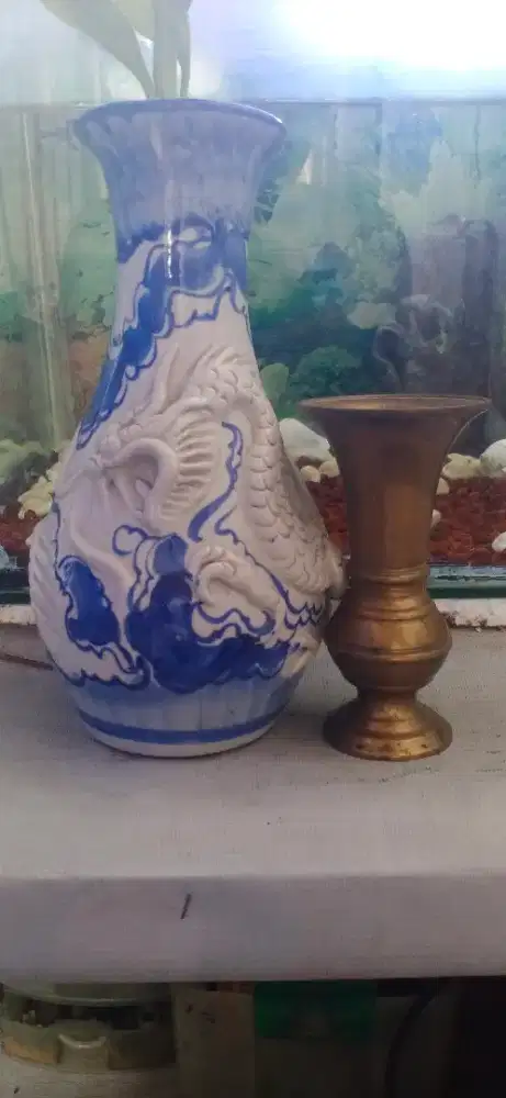 Vas Kuningan tebal