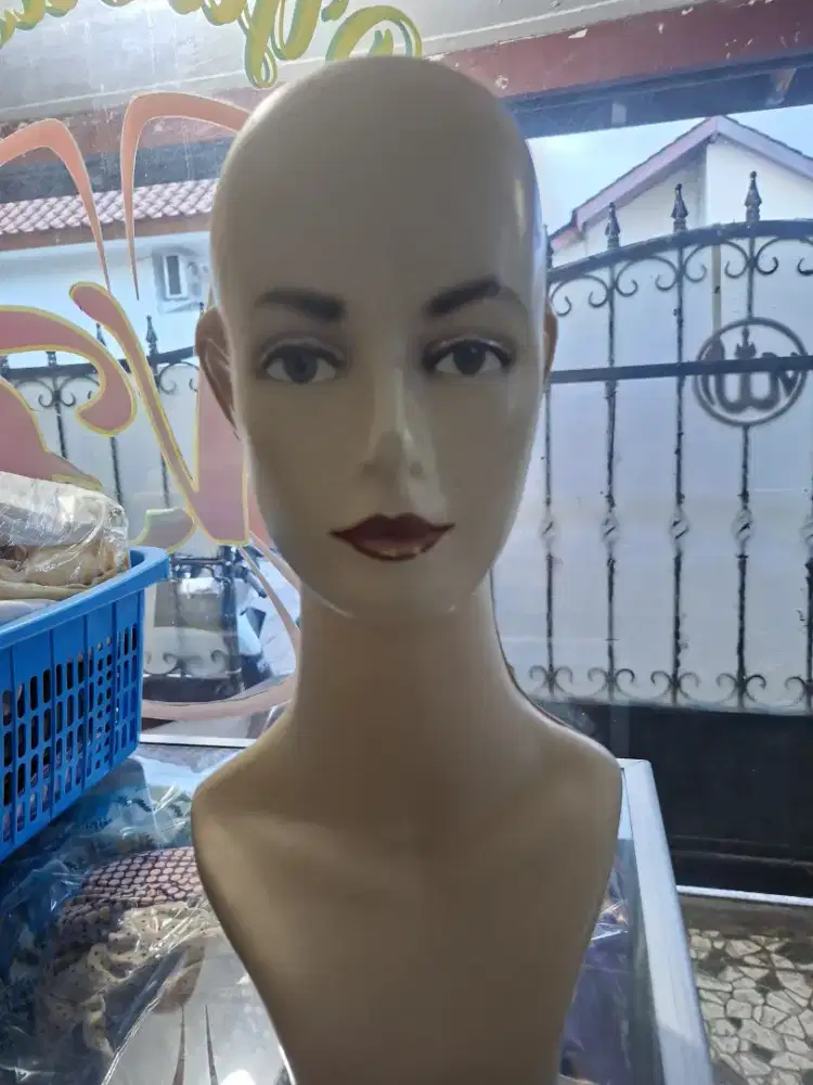 Manekin untuk  topi/hijab