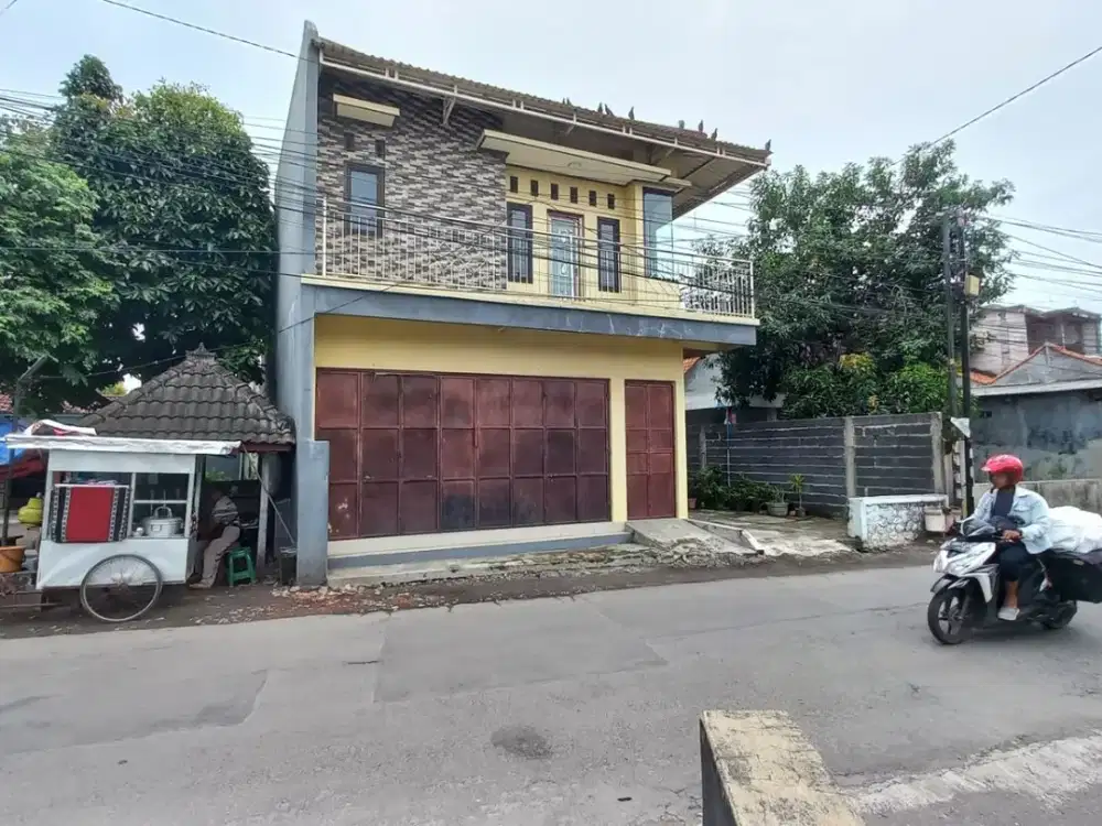 Rumah usaha 2lt pinggir jalan raya Sukodono