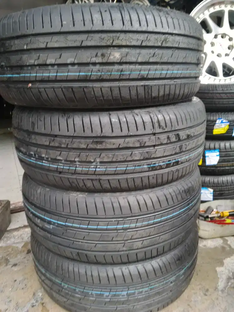 Ban 215/55 17  nik 2026