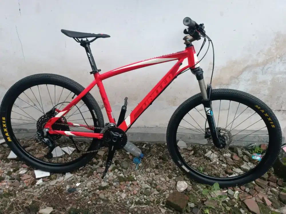 MTB United dominate. Uk 27,5