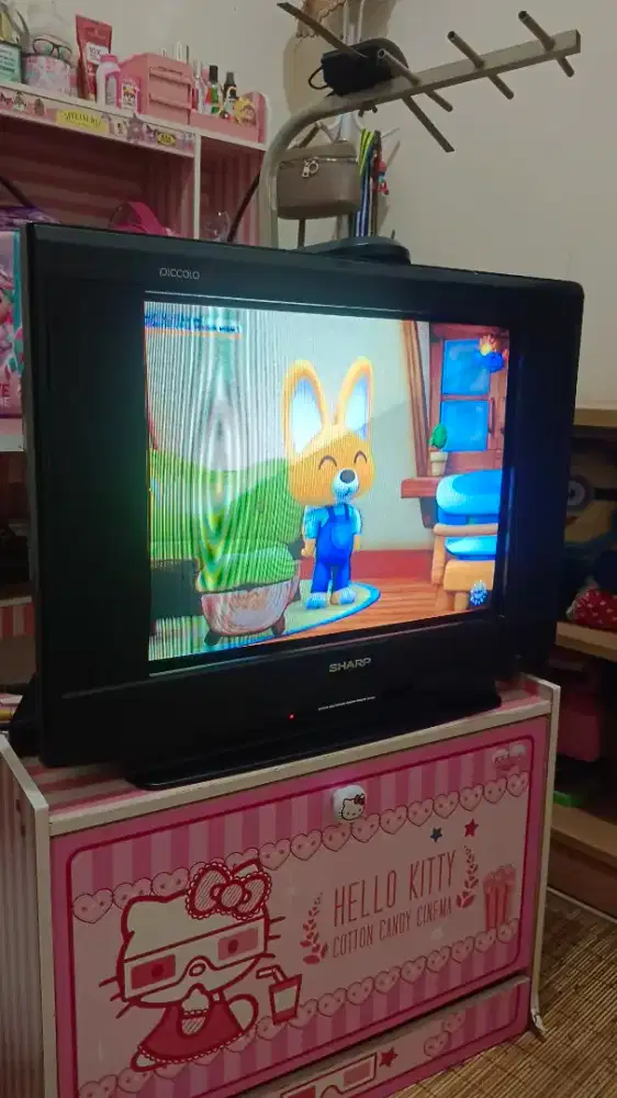 Di jual TV merk SHARP