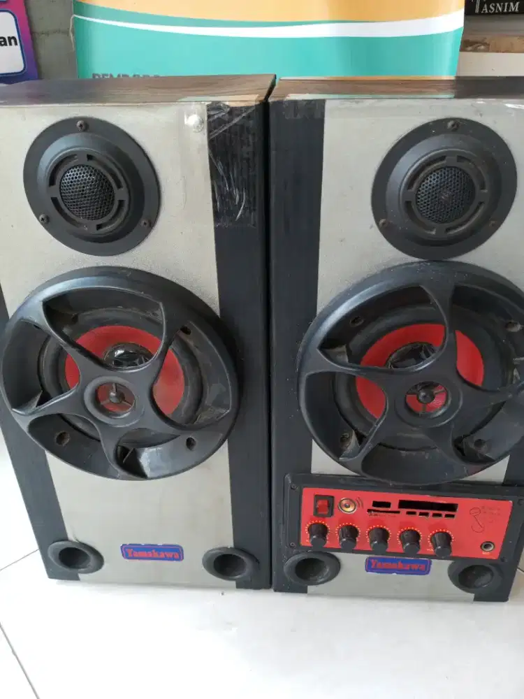 Satu pasang speaker aktif