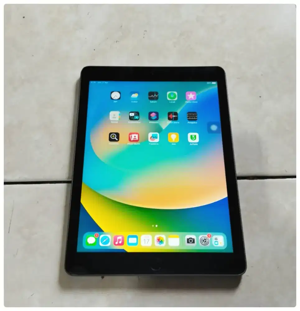 iPad 5 iBox WiFi Only 32 GB No minus