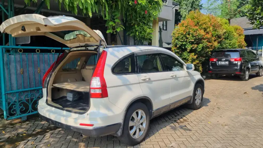 Honda CRV A 2.0 Matic putih mutiara 2010