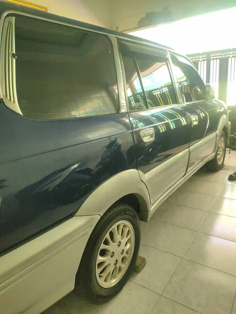 Kijang Krista 2003