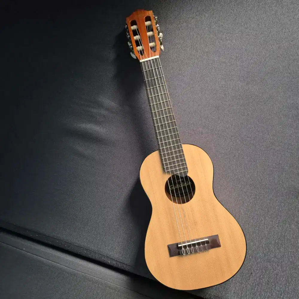 Guitarlele Yamaha GL1