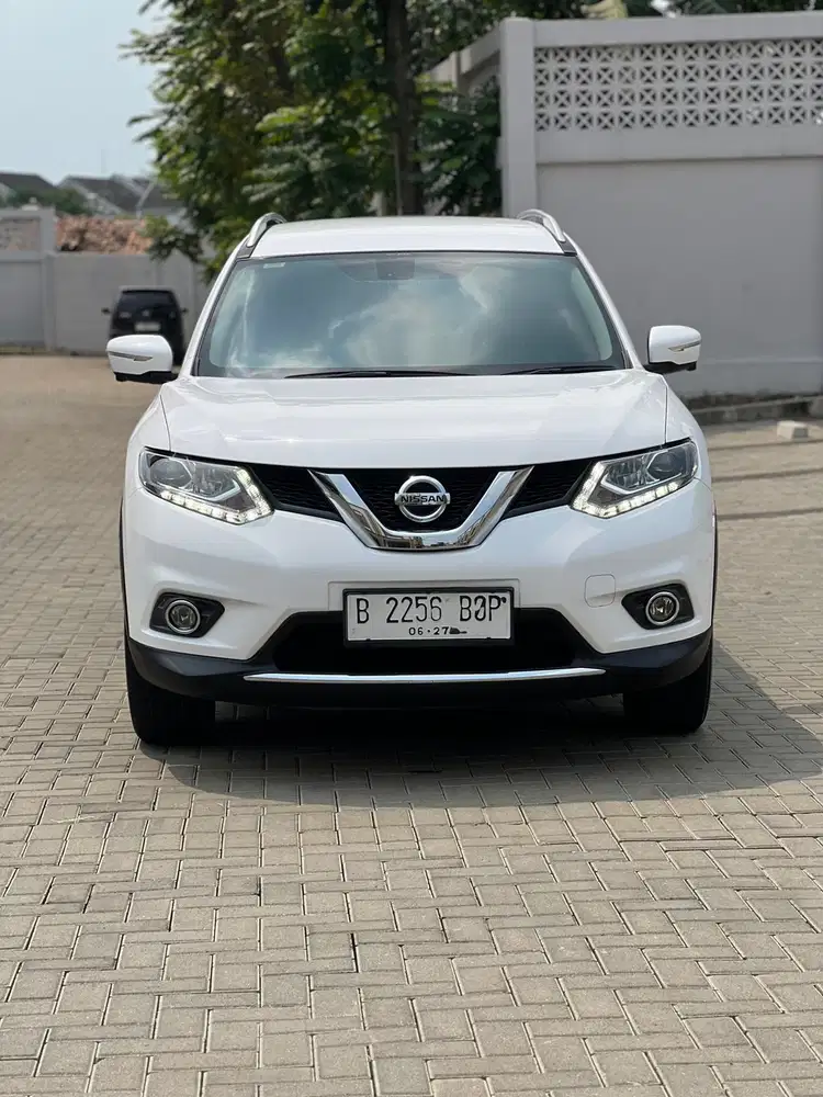 NISSAN X-TRAIL 2.5 BENSIN AT 2017 SIAP PAKAI & SUPER TERAWAT