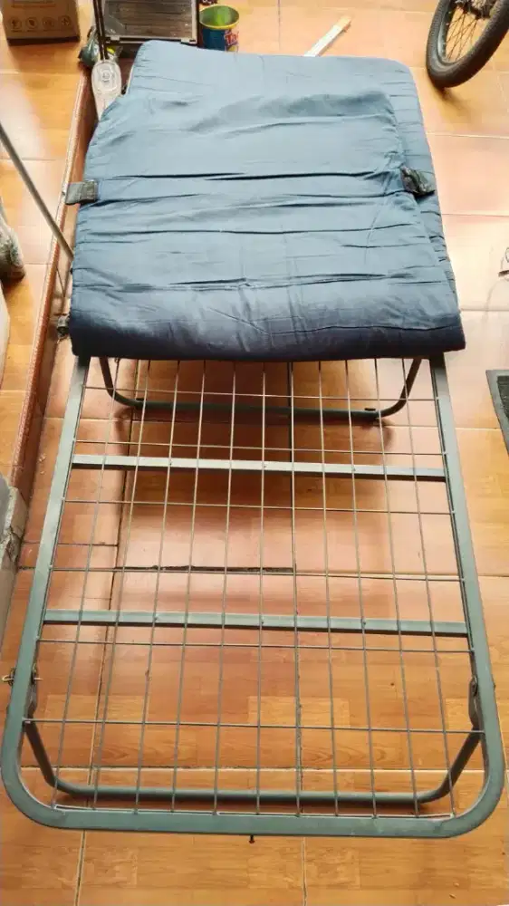 Kasur Lipat Besi