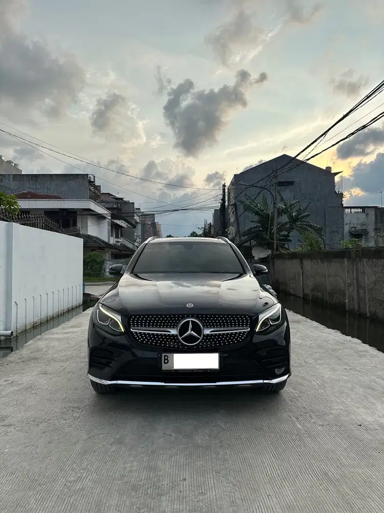 Mercedes-Benz GLC200 2019 Bensin