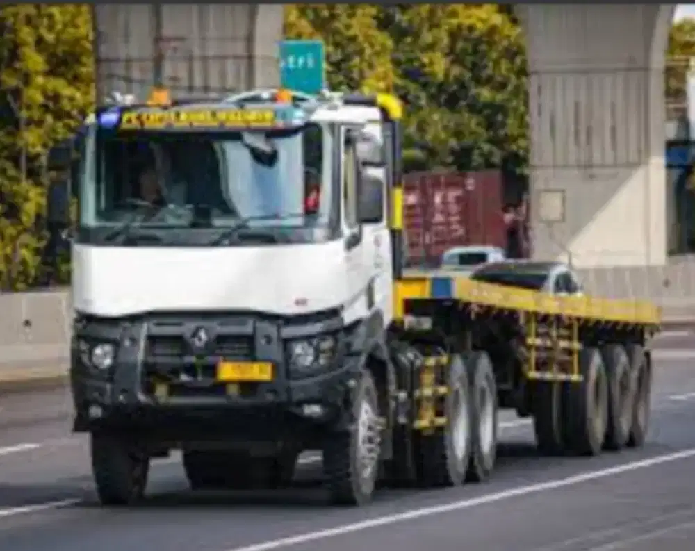 Mencaripekerjaan sopir truk.