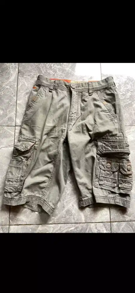 Celana pendek cargo cardinal size 31 original no eiger