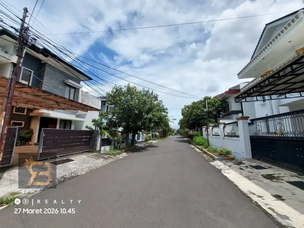 DIJUAL RUMAH SIAP HUNI DI ARCAMANIK BANDUNG Lokasi Strategis Harga Terbaik | Rp4 Miliar