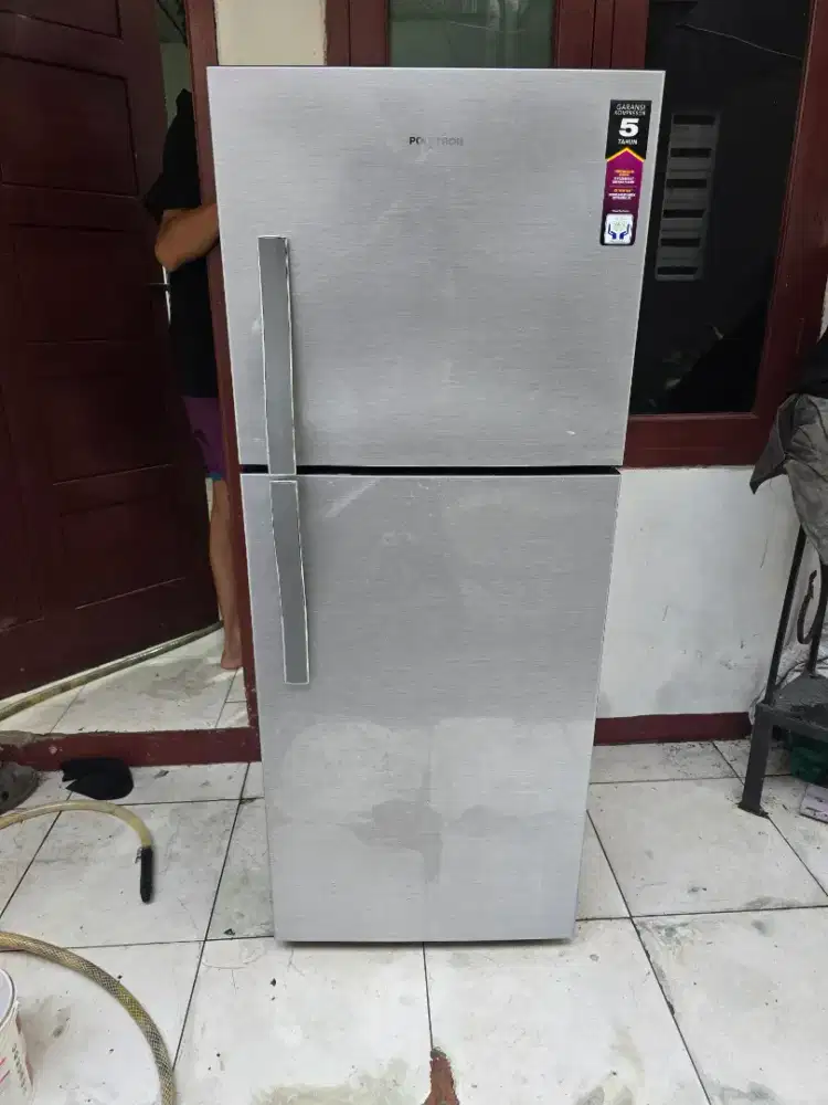 kulkas 2 pintu polytron
