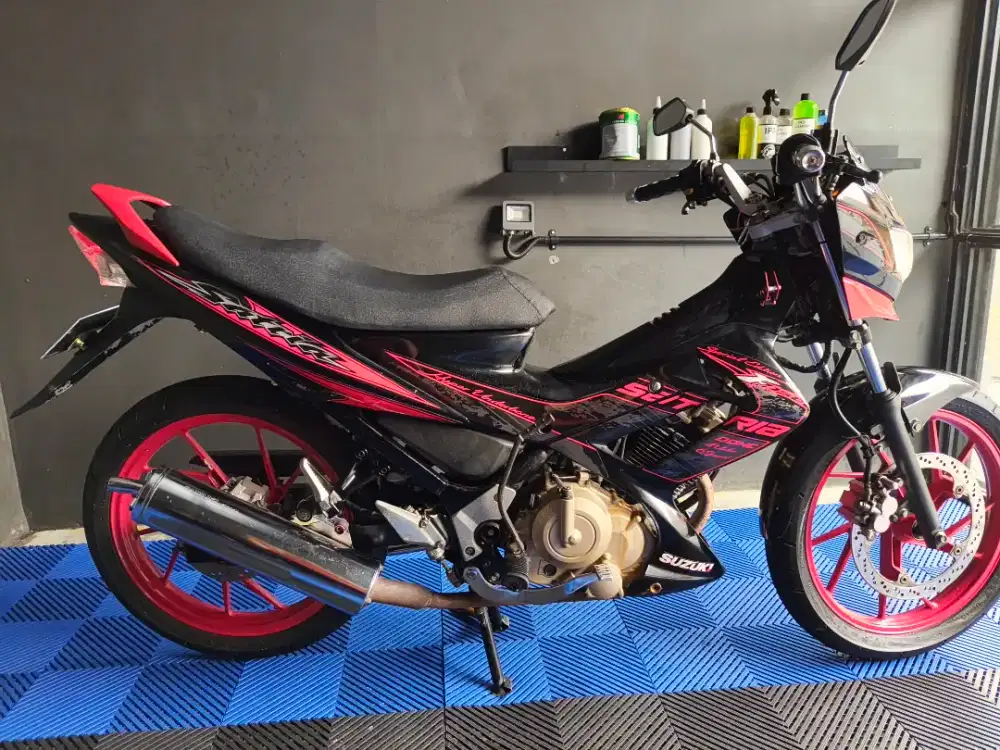 SATRIA FU warna HITAM MERAH tahun 2013