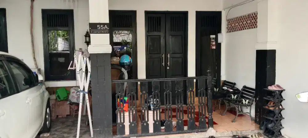 Rumah di lapangan merah 2 srengseng sawah