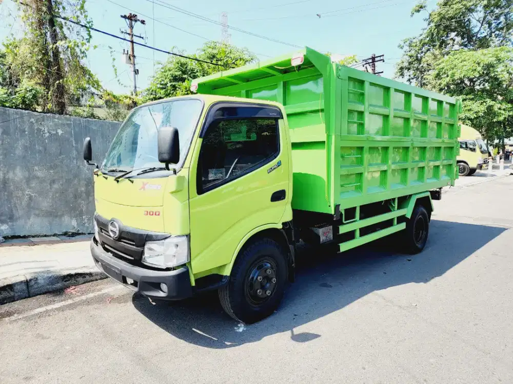 Dumptruk Hino Dutro 136HDXpower 2023 SuperIstimewa Orisinil Siap Kerja